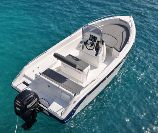 Poseidón 170 Blu Water im Hafen